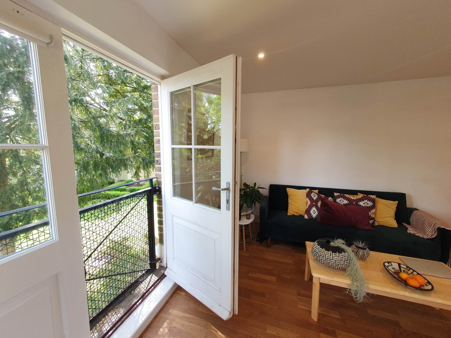 The Pines, Canterbury, Image 4