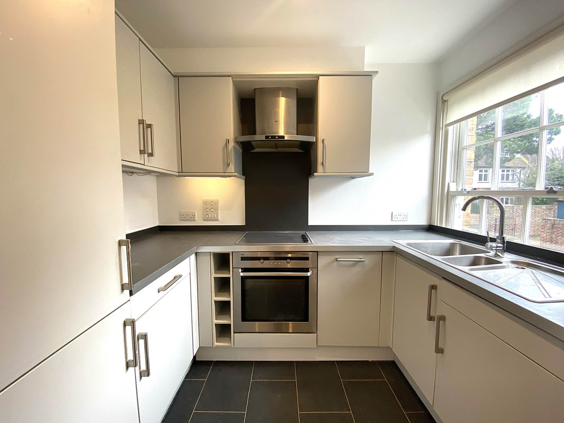 The Pines, Canterbury, Image 6