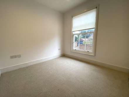 The Pines, Canterbury, Image 11