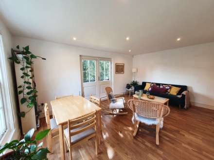 The Pines, Canterbury, Image 2