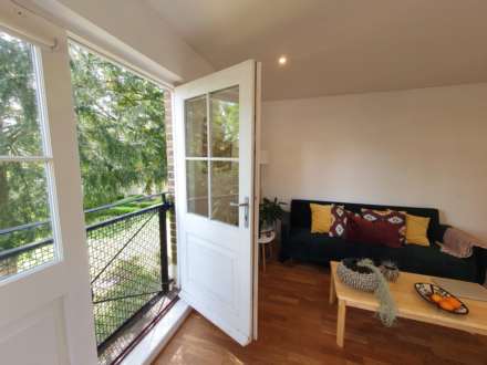 The Pines, Canterbury, Image 4