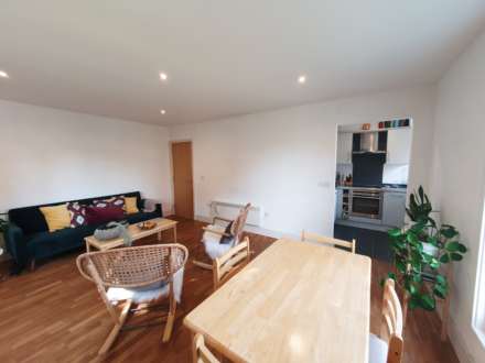 The Pines, Canterbury, Image 5