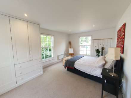 The Pines, Canterbury, Image 7