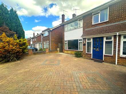 Property For Rent Beaconsfield Road, Canterbury