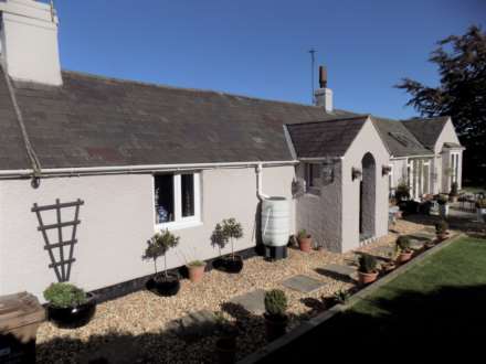3 Bedroom Bungalow, Pen-y-Ball, Brynford, Holywell, CH8 8LD.