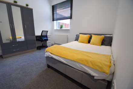 ROOM 2  -  West Road, Westcliff On Sea