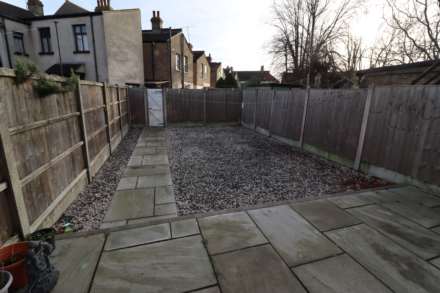 ROOM 2  -  West Road, Westcliff On Sea, Image 11