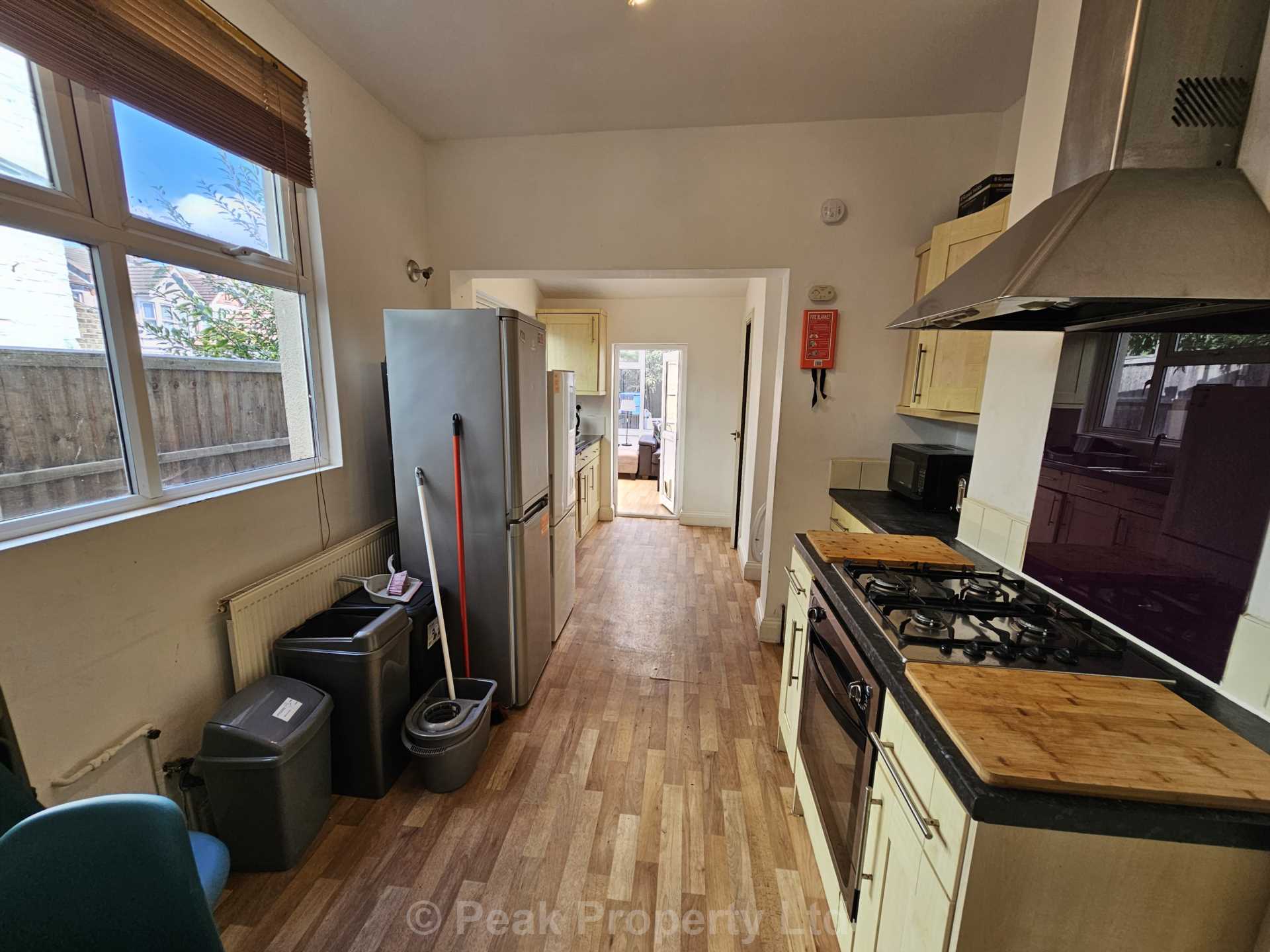 😀STUDENTS😀 ALL 5 ROOMS AVAILABLE!  STUDENT HOUSE SHARE Room 5 - Salisbury Avenue, Westcliff On Sea, Image 5