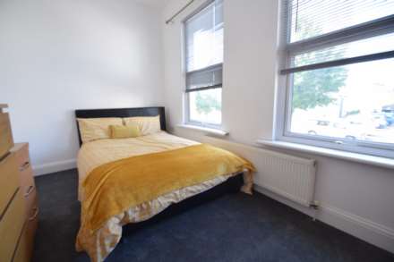 😀STUDENTS😀 ALL 5 ROOMS AVAILABLE!  STUDENT HOUSE SHARE Room 5 - Salisbury Avenue, Westcliff On Sea, Image 2