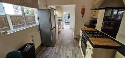 😀STUDENTS😀 ALL 5 ROOMS AVAILABLE!  STUDENT HOUSE SHARE Room 5 - Salisbury Avenue, Westcliff On Sea, Image 6