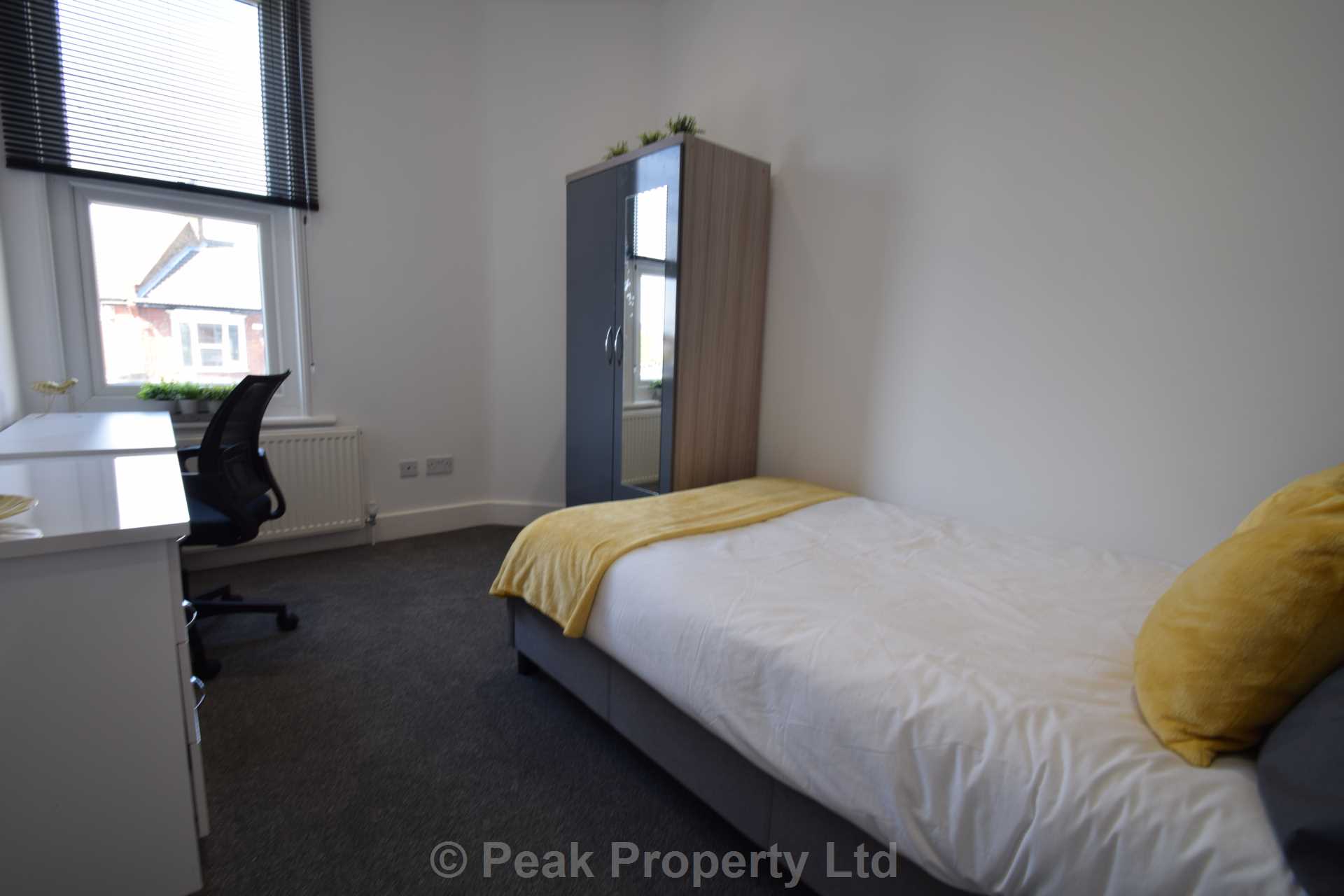 ROOM 3  -  West Road, Westcliff On Sea, Image 1