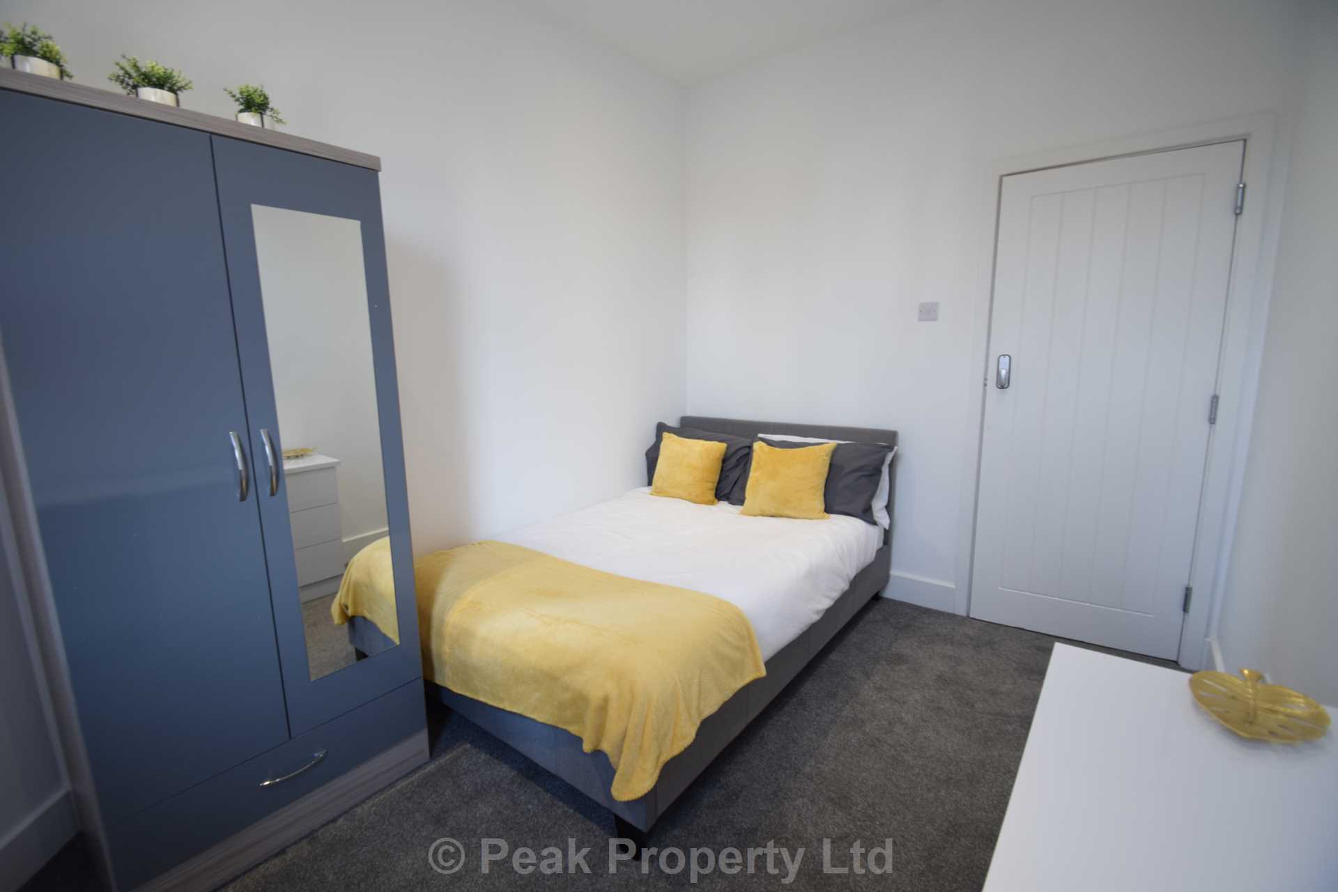 ROOM 3  -  West Road, Westcliff On Sea, Image 2