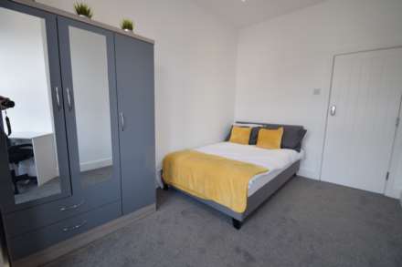 A GREAT MODERN ROOM IN A HOUSESHARE  - ROOM 4  -  West Road, Westcliff On Sea
