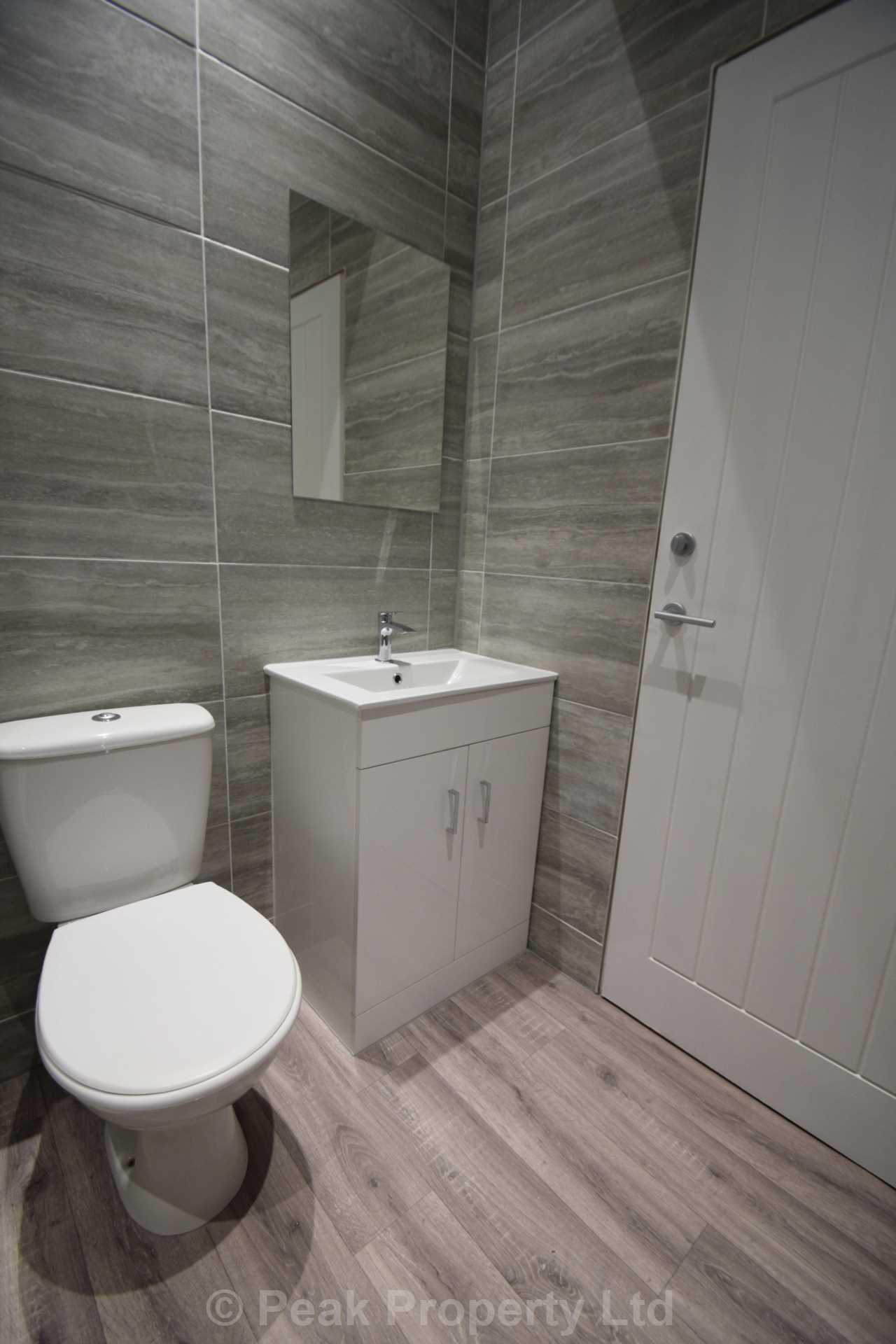 ROOM 6  -  West Road, Westcliff On Sea, Image 8