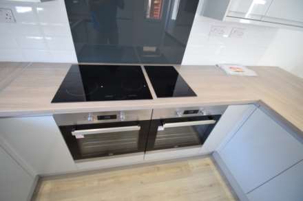 ROOM 6  -  West Road, Westcliff On Sea, Image 12