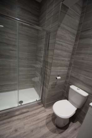 ROOM 6  -  West Road, Westcliff On Sea, Image 7