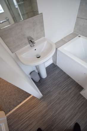 Room 4 - Westborough Road, Westcliff On Sea, Image 11