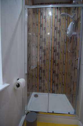 Room 4 - Westborough Road, Westcliff On Sea, Image 13