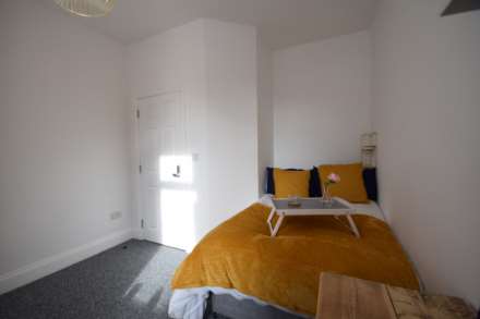 Room 4 - Westborough Road, Westcliff On Sea, Image 4