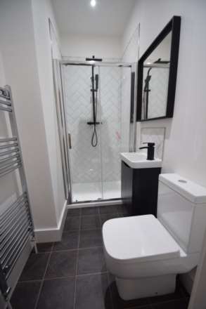 EN-SUITE AVAILABLE FROM 10TH MARCH- BALMORAL ROAD - ROOM 4, Image 3