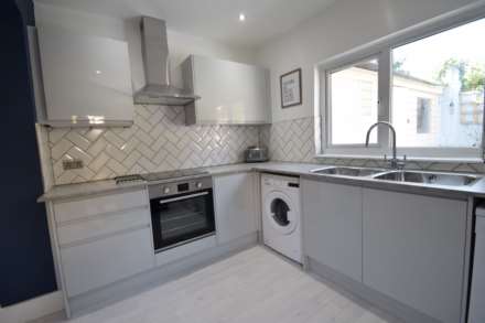 EN-SUITE AVAILABLE FROM 10TH MARCH- BALMORAL ROAD - ROOM 4, Image 5
