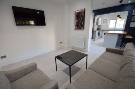 EN-SUITE AVAILABLE FROM 10TH MARCH- BALMORAL ROAD - ROOM 4, Image 8