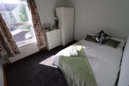 Room 3, Napier Avenue, Southend On Sea