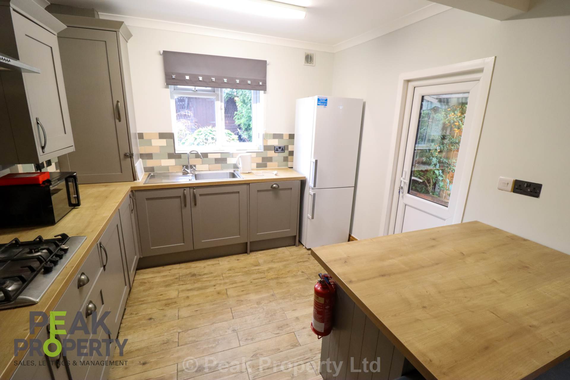 Room 4, Napier Avenue, Southend On Sea, Image 4