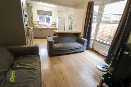 Room 4, Napier Avenue, Southend On Sea, Image 2