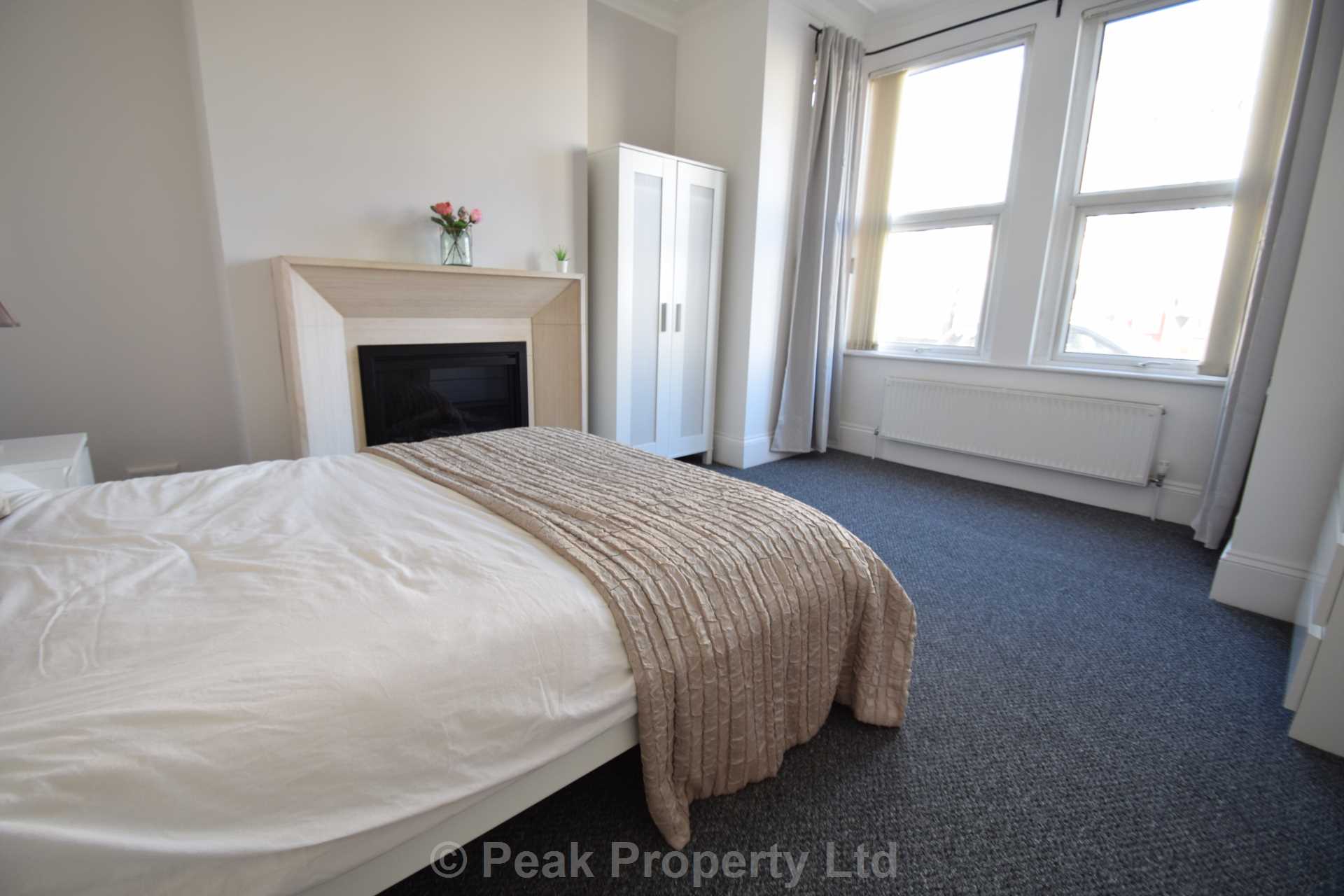 ROOM 1 - Excellent Location - LARGE DOUBLE ROON IN A HOUSE SHARE  - Close to Hospital -  Westborough Road, Image 3