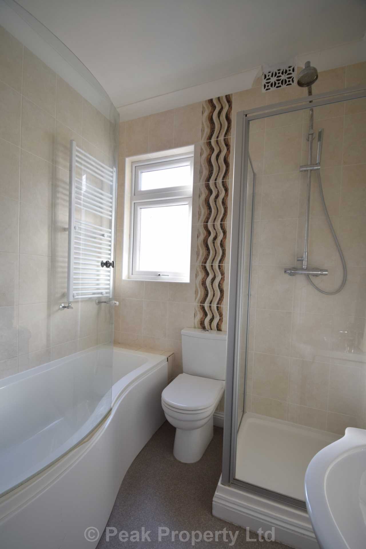 ROOM 1 - Excellent Location - LARGE DOUBLE ROON IN A HOUSE SHARE  - Close to Hospital -  Westborough Road, Image 6