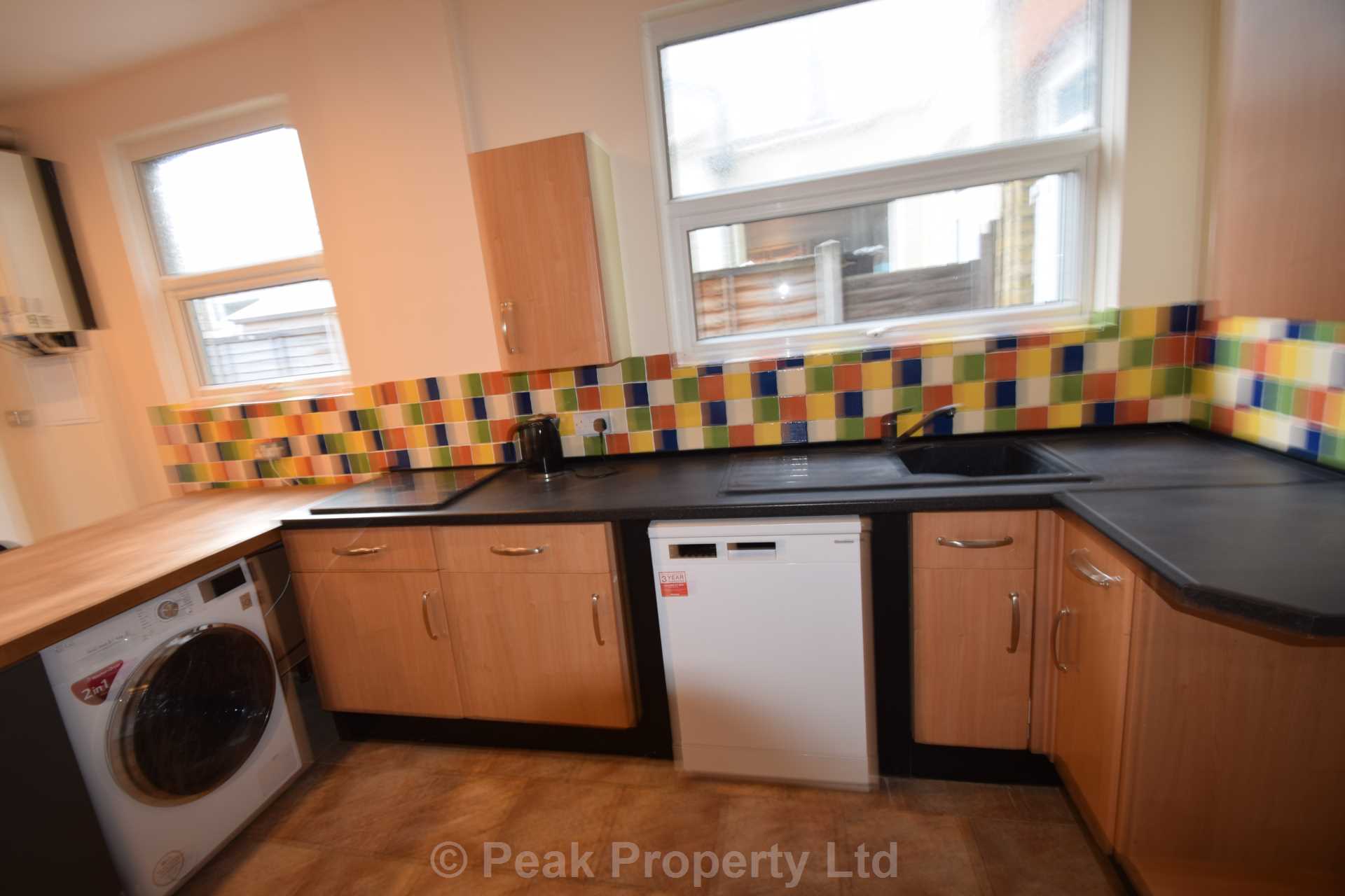 ROOM 1 - Excellent Location - LARGE DOUBLE ROON IN A HOUSE SHARE  - Close to Hospital -  Westborough Road, Image 8