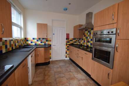 Room 2 - Excellent Location - Close to Hospital -  Westborough Road, Image 3