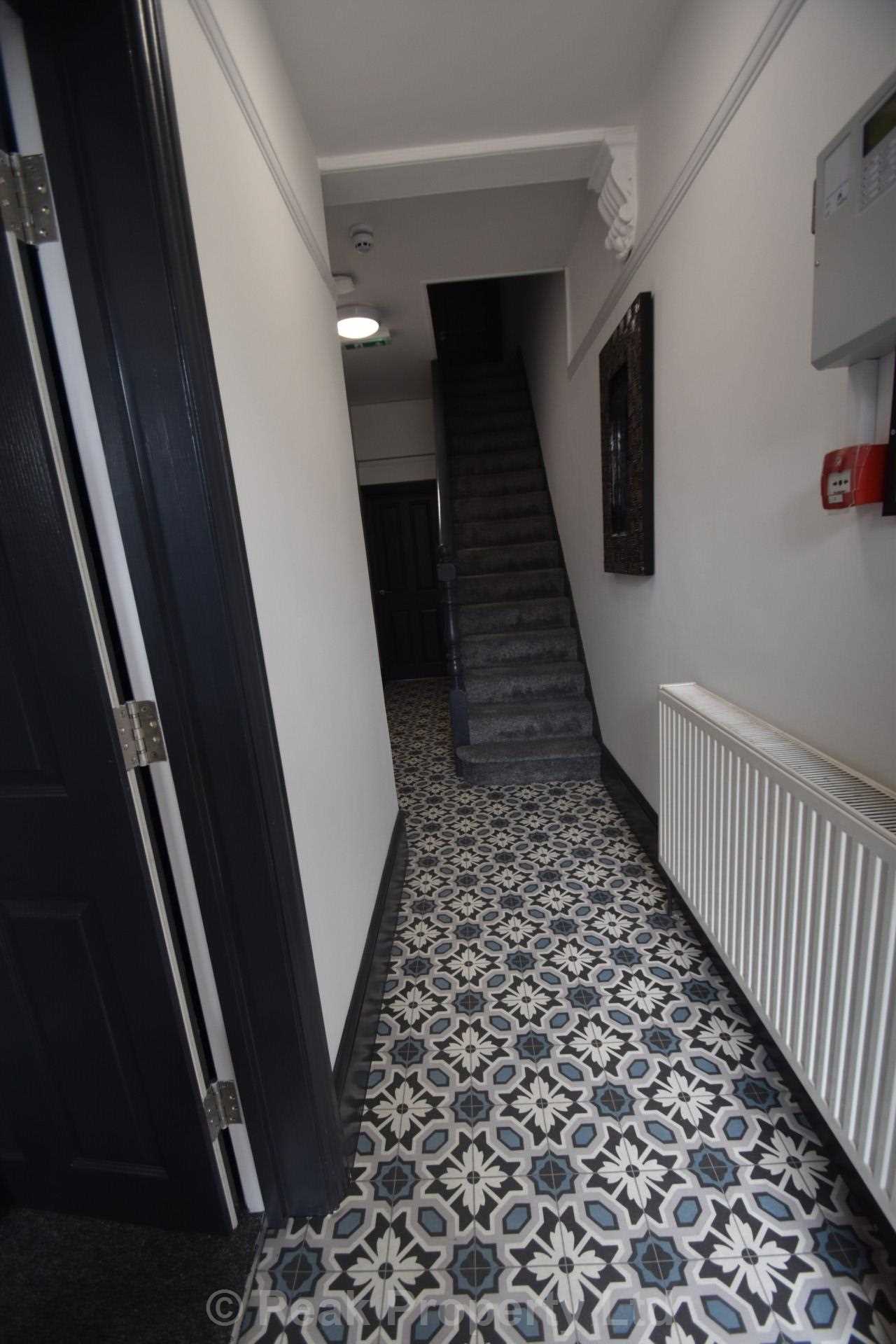 Room 6 - Harcourt Avenue, Southend On Sea, Image 12