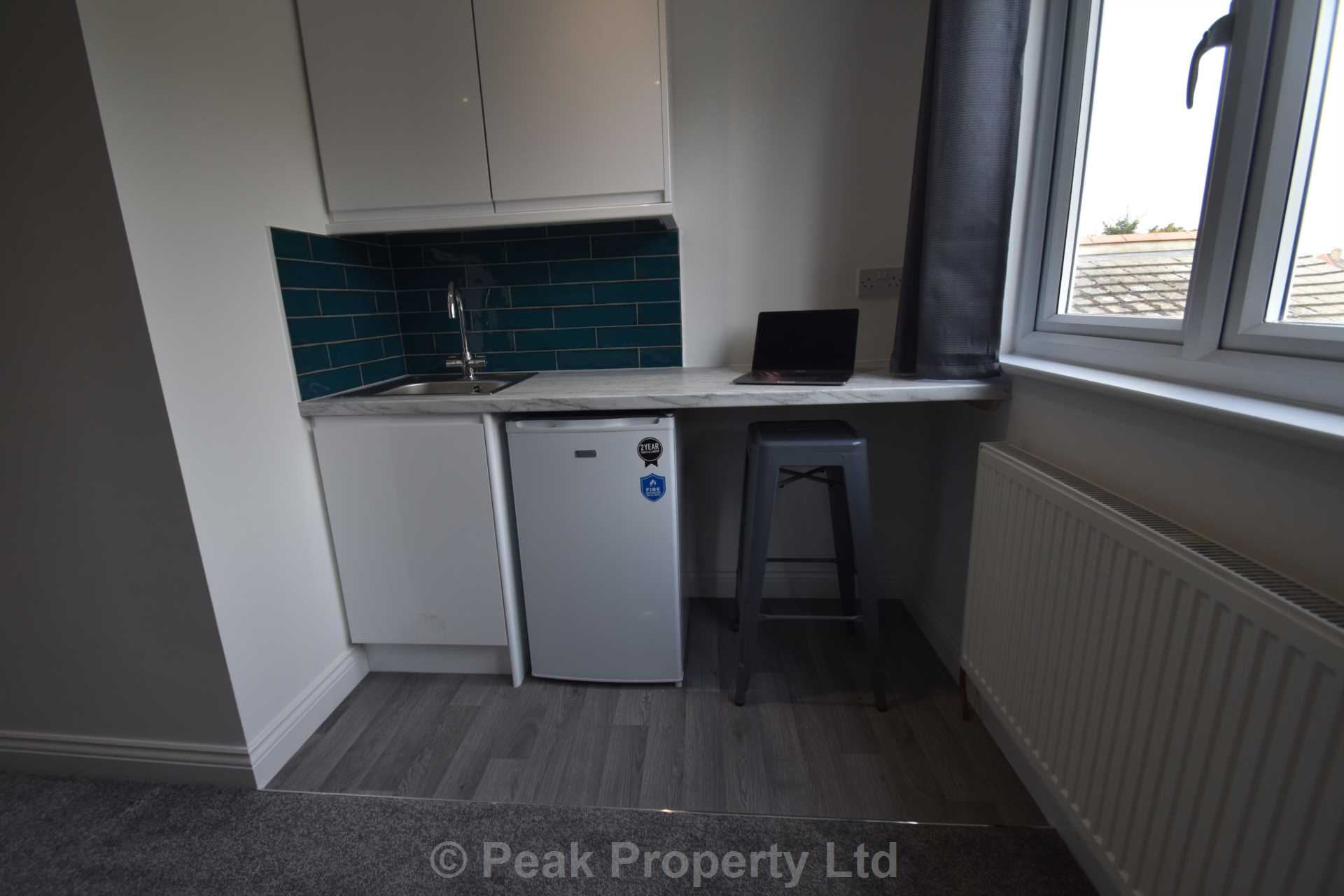 Room 6 - Harcourt Avenue, Southend On Sea, Image 2