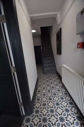 Room 6 - Harcourt Avenue, Southend On Sea, Image 12