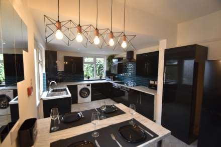 Room 6 - Harcourt Avenue, Southend On Sea, Image 13