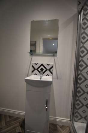 Room 6 - Harcourt Avenue, Southend On Sea, Image 8