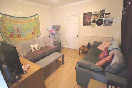 Room 1, Heygate Avenue, Southend On Sea