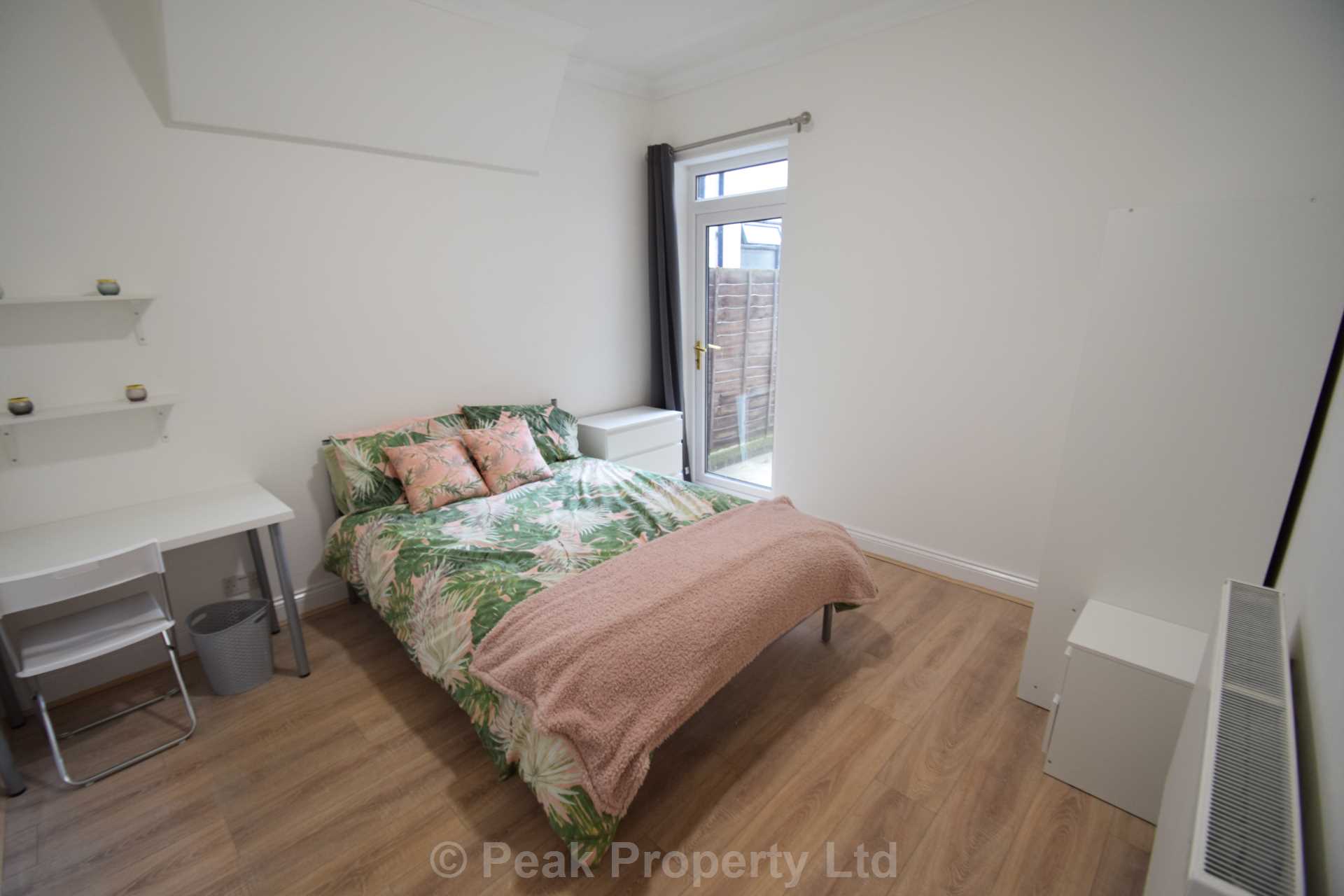 VERY LARGE ROOM IN A HOUSE SHARE - SOUTHCHURCH VILLAGE - Windermere Road, Room2, Image 1