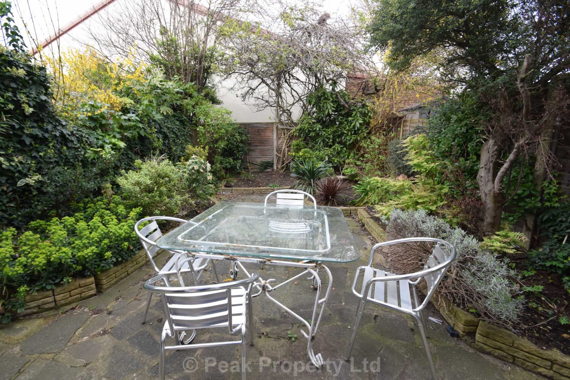 VERY LARGE ROOM IN A HOUSE SHARE - SOUTHCHURCH VILLAGE - Windermere Road, Room2, Image 4