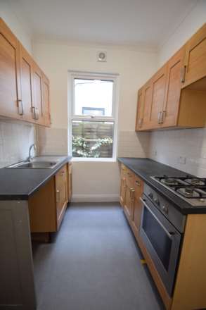 LARGE FIRST FLOOR ROOM IN A HOUSE SHARE - SOUTHCHURCH VILLAGE - Windermere Road, Room 6, Image 3