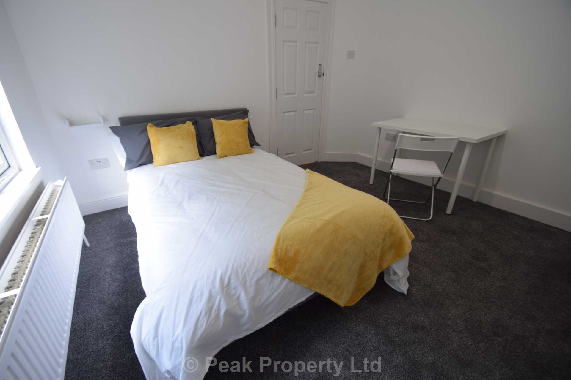 All rooms available in this 5 bedroom student house share - Room 1 - Napier Ave, Southend On Sea, Image 2