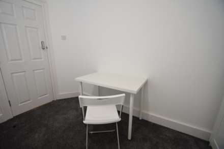 All rooms available in this 5 bedroom student house share - Room 1 - Napier Ave, Southend On Sea, Image 4