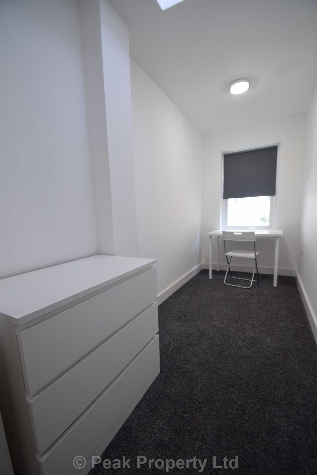 All rooms available in this 5 bedroom student house share - Room 2 - Napier Ave, Southend On Sea, Image 3