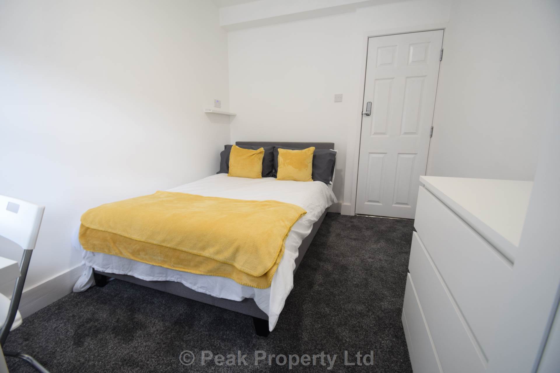ALL ROOMS AVAILABLE IN THIS 5 BEDROOM PROPERTY FOR STUDENTS - Room 3 - Napier Ave, Southend On Sea, Image 1