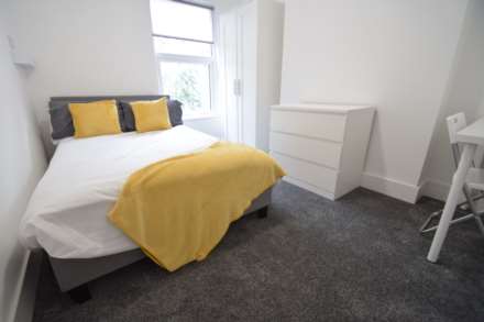 ALL ROOMS AVAILABLE IN THIS 5 BEDROOM PROPERTY FOR STUDENTS - Room 4, Napier Ave, Southend On Sea, Image 2