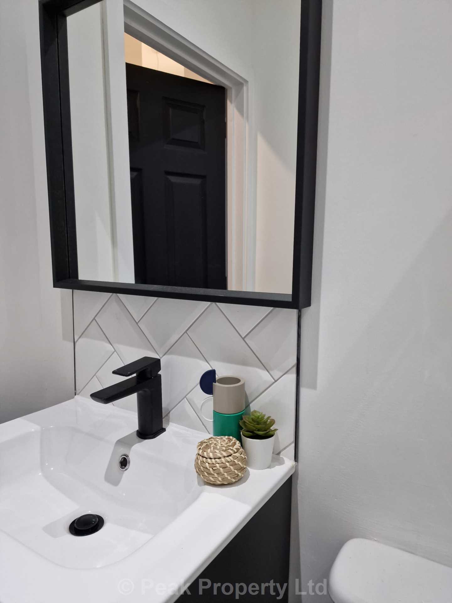Room 3, Colchester Road, Southend On Sea, Image 12