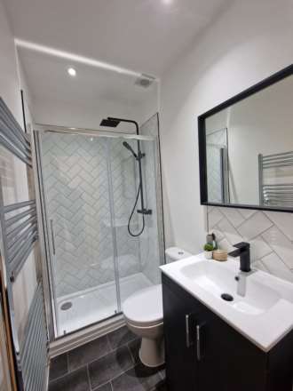 Room 3, Colchester Road, Southend On Sea, Image 2