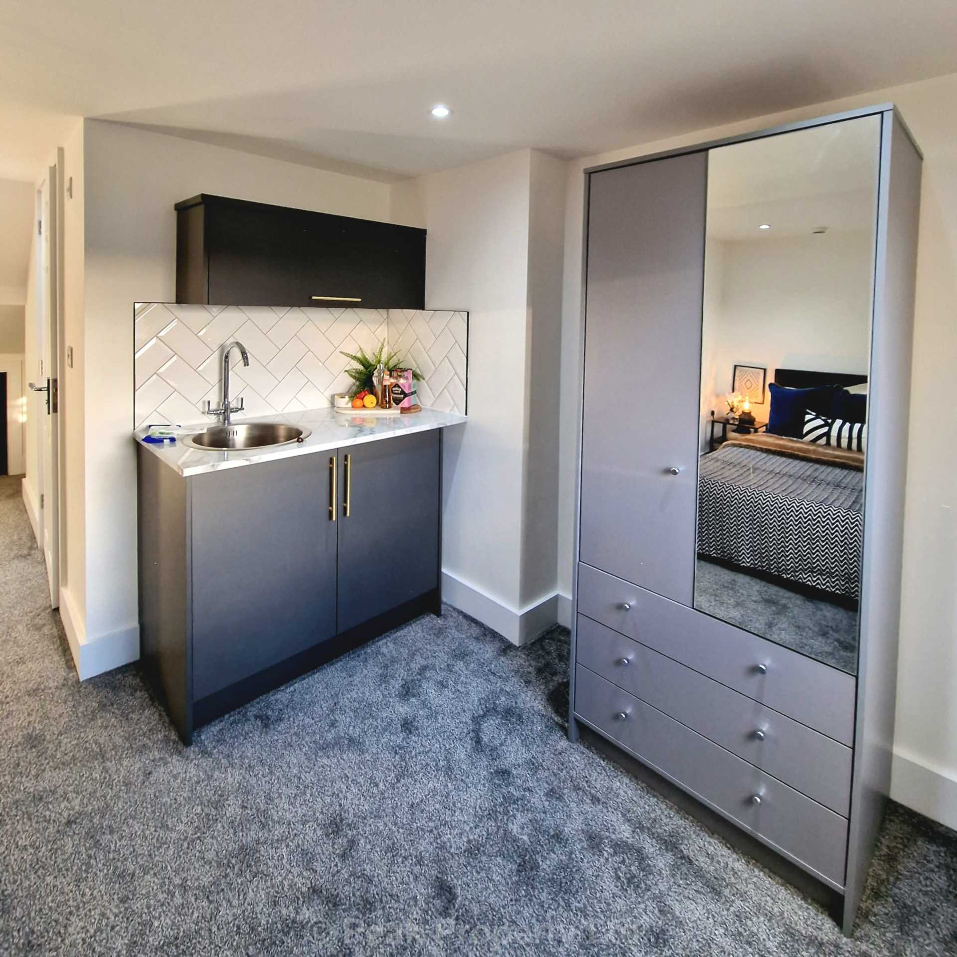 Room 6, Colchester Road, Southend On Sea, Image 2